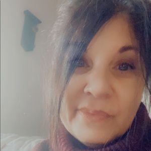 Meet your Posher, Dina